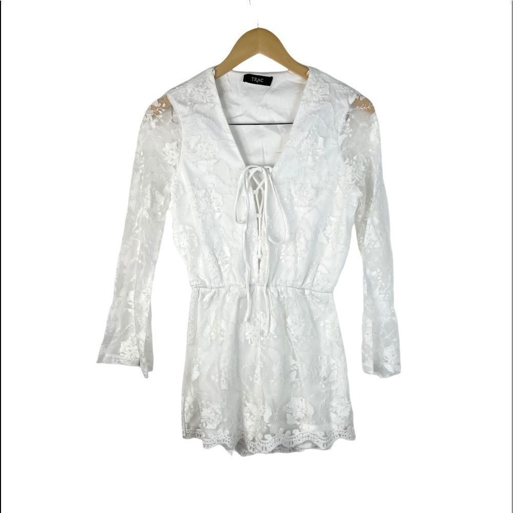 TRAC Boutique Women Long Sleeve Lace Romper